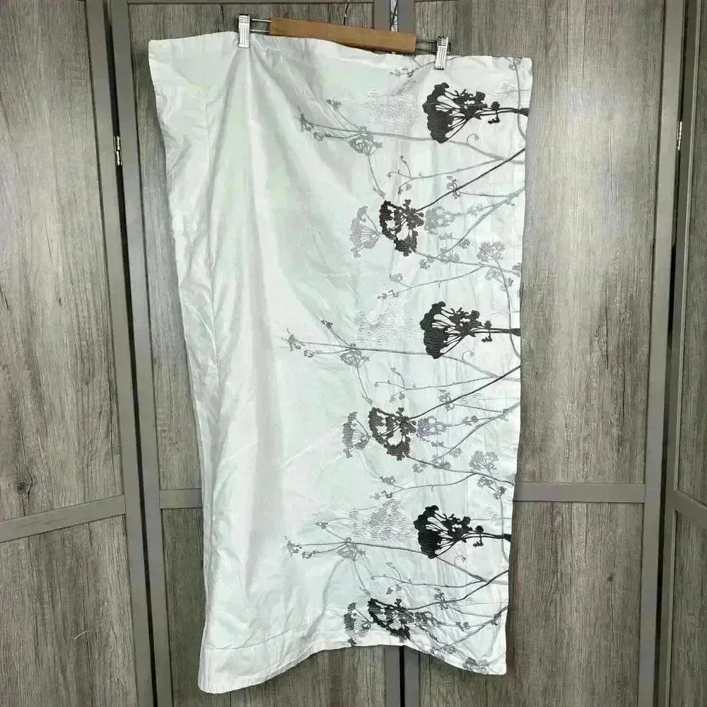 Margaret Muir 2 Pillow Shams White Floral Embroidery 26
